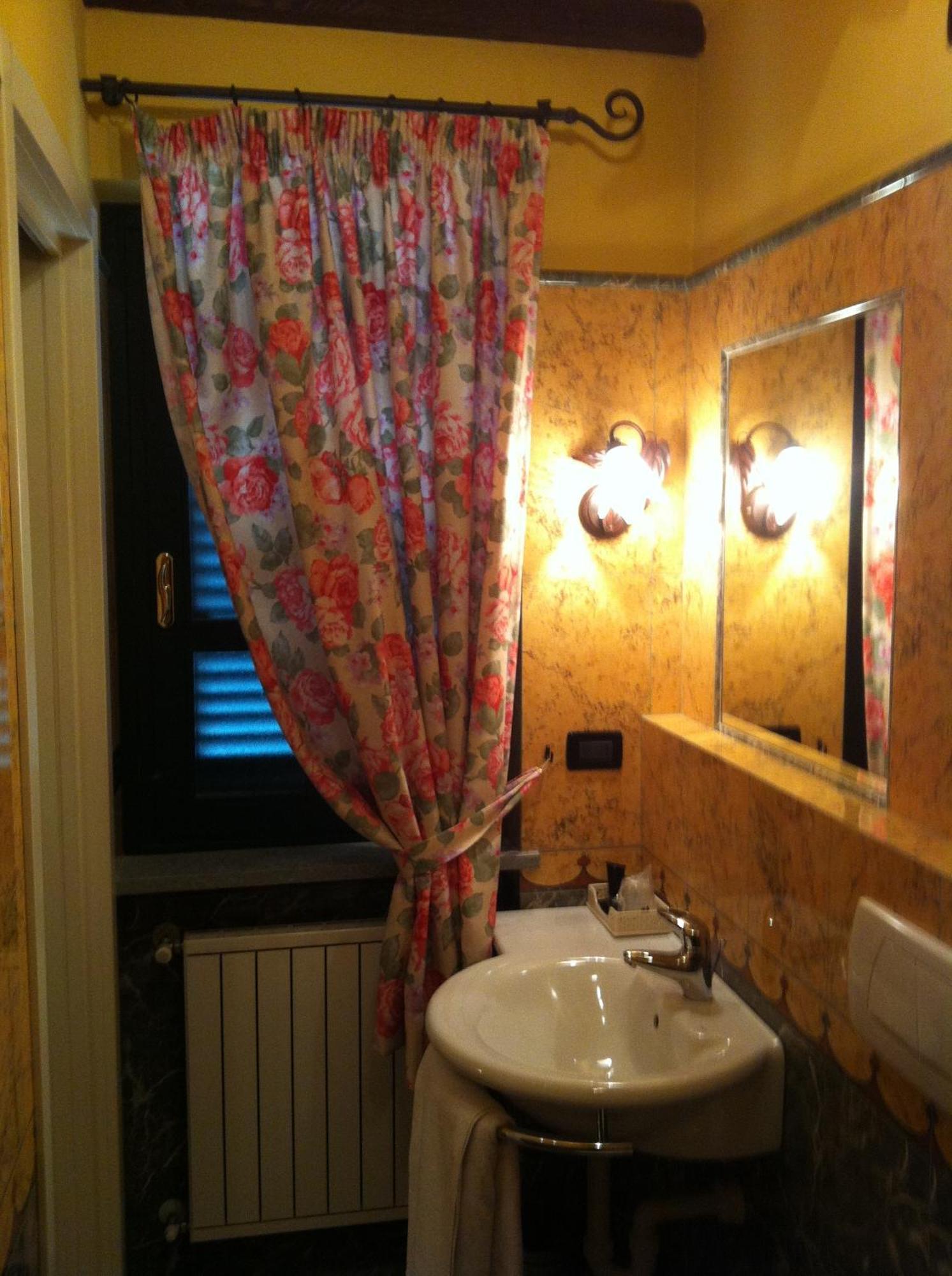 Le Lanterne Hotel Borgo San Dalmazzo Eksteriør billede