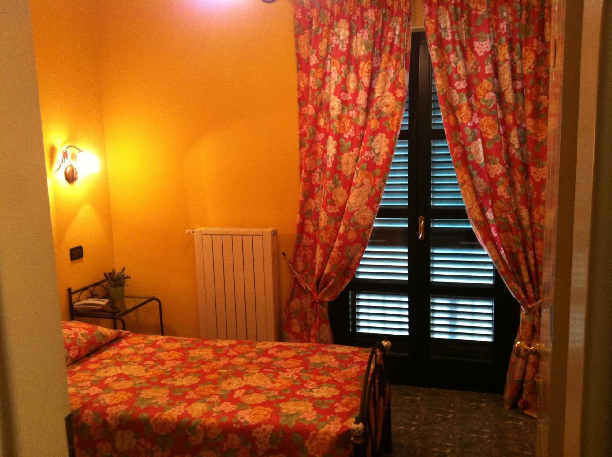 Le Lanterne Hotel Borgo San Dalmazzo Eksteriør billede